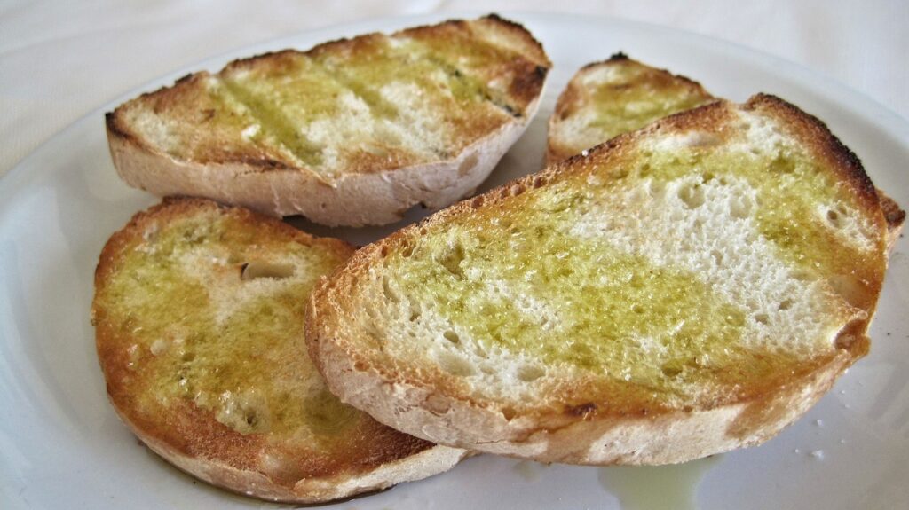 merenda semplice e gustosa: bruschetta con olio evo agrimarconi